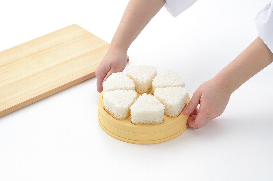 日本彈跳飯糰模具(一次做6顆飯糰)