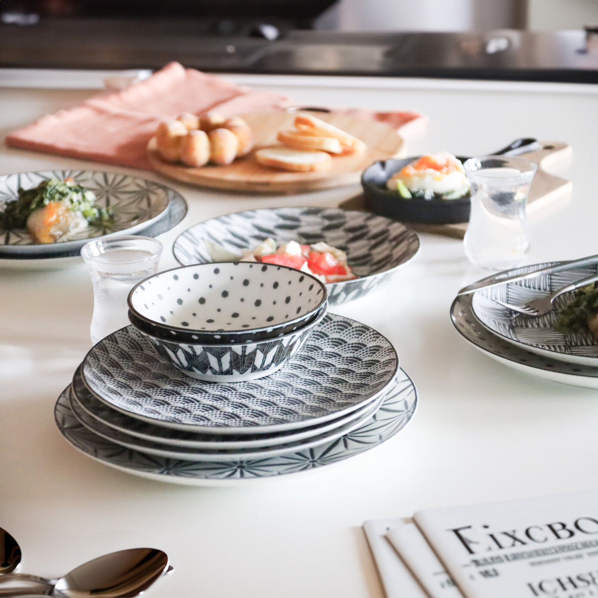 Komon 5-Piece 8" Japanese Mino Ware Plate Gift Set