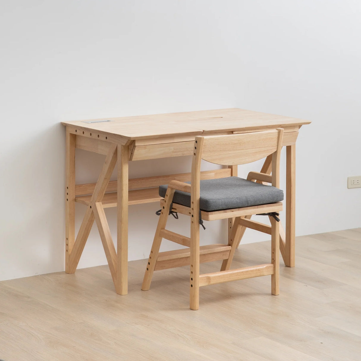 【Explorista】 Wooden Desk & Chair Starter Set 好好學成長桌椅基本組