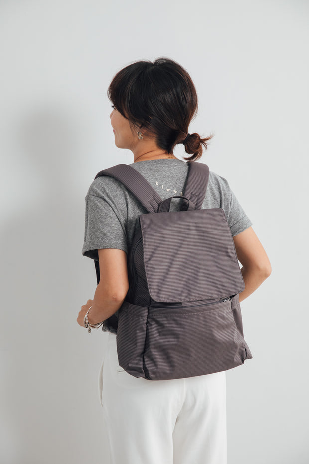 Light Multi-Purpose Backpack - Morandi Grey (M)