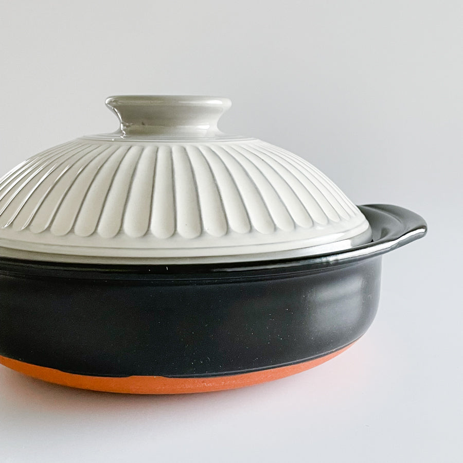 Kikka Chrysanthemum Donabe Clay Pot  (Multiple Sizes)