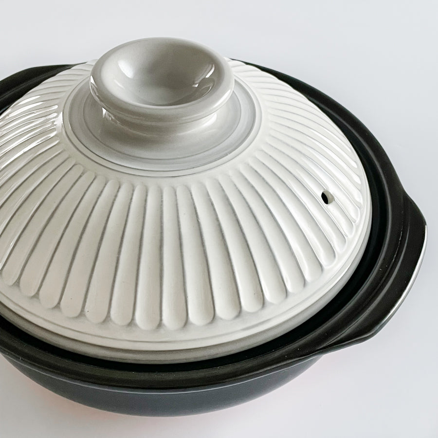 Kikka Chrysanthemum Donabe Clay Pot  (Multiple Sizes)